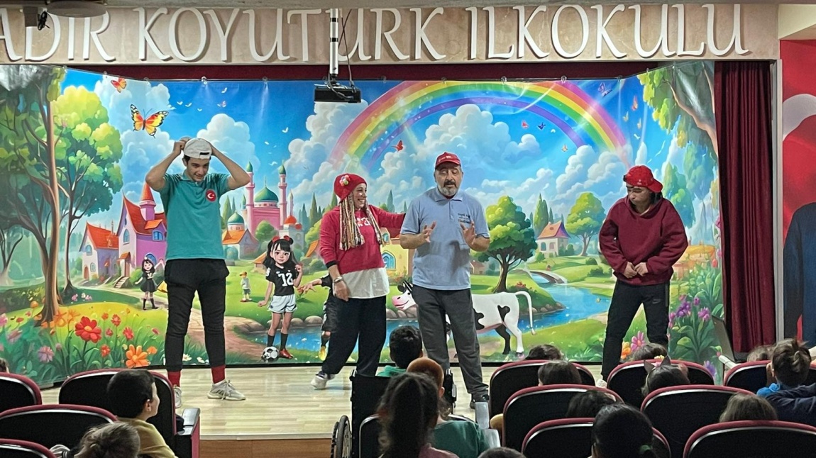 Bursa Büyükşehir Belediyesi Teyyare Kültür Merkezi Tiyatro Grubu Gösteri Yaptı